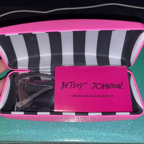 Betsy Johnson razzle dazzle frames in grey - Picture 3 of 6